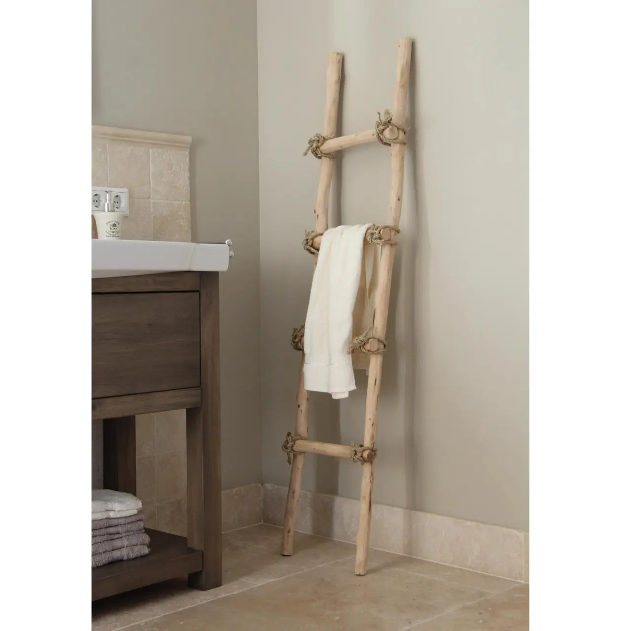 Boomstam Decoratieladder met touw 150cm (1)