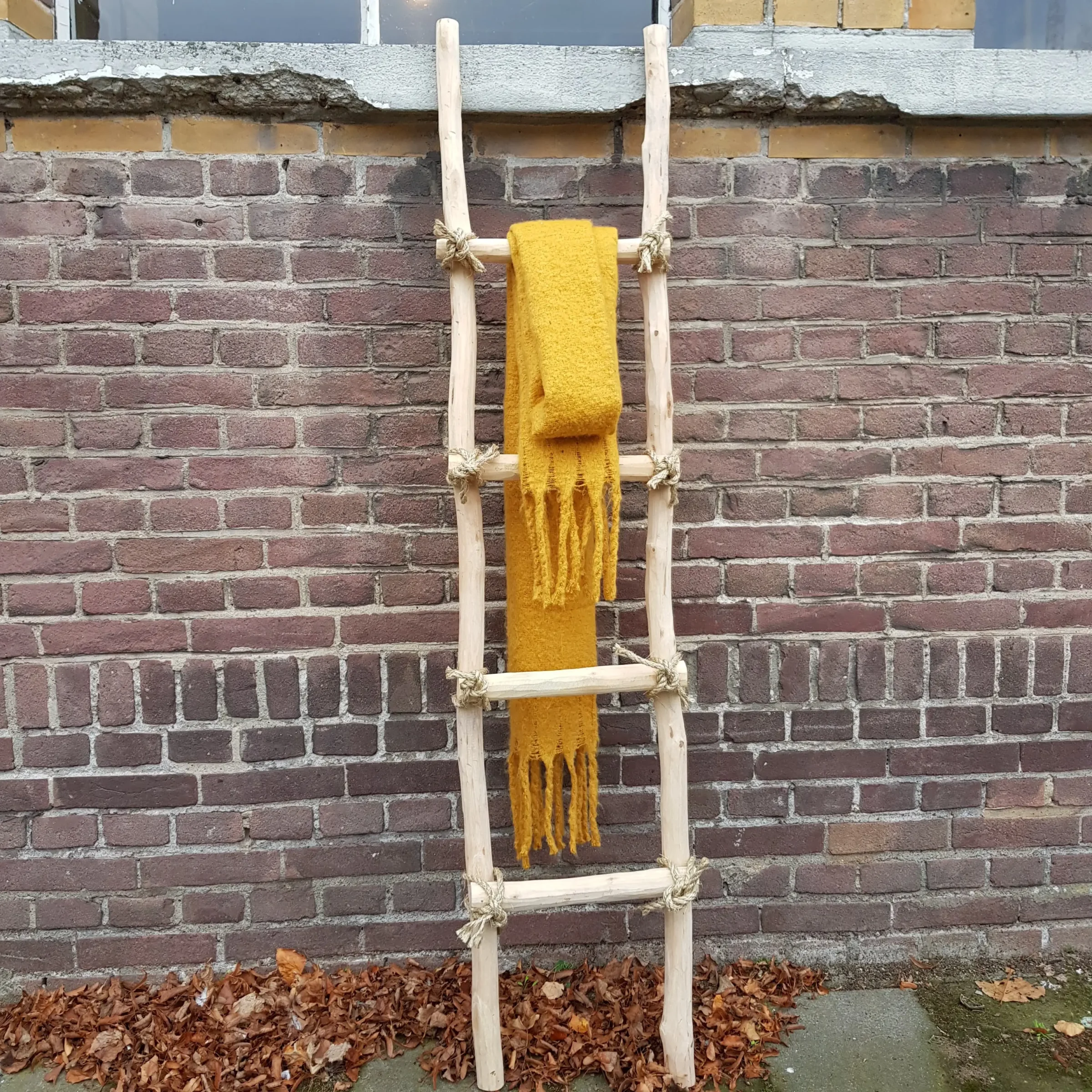 Boomstam Decoratieladder met touw 150cm (3)