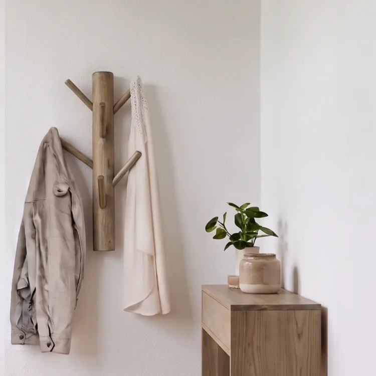 Wandkapstok 6 houten haken Grey wash 70 cm(1)